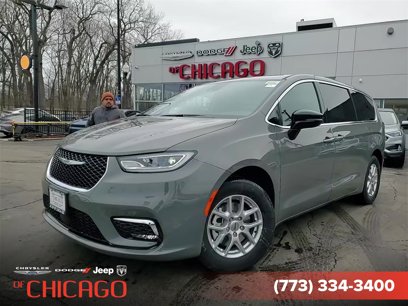 New 2025 Chrysler Pacifica Select