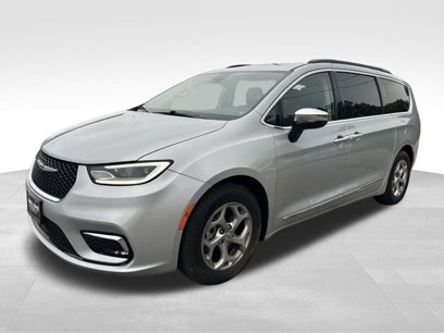 Used 2023 Chrysler Pacifica Limited