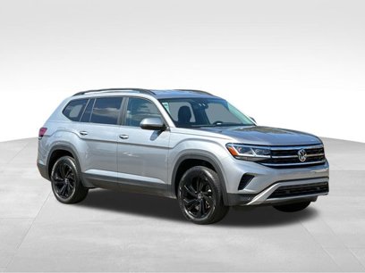 Used 2023 Volkswagen Atlas SE w/ Black Wheel Package