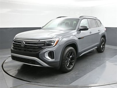 New 2025 Volkswagen Atlas Peak Edition SE