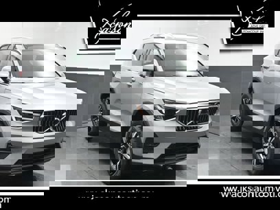 New 2025 Volvo XC40 B5 Core