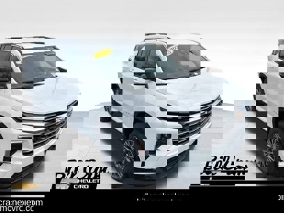 New 2025 Chevrolet Traverse LT w/ LPO, Floor Liner Package