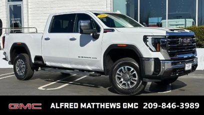 New 2025 GMC Sierra 3500 SLT w/ SLT Premium Package