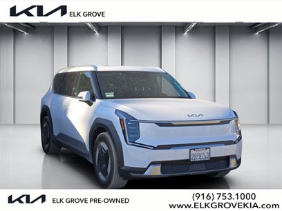 Certified 2025 Kia EV9 Wind