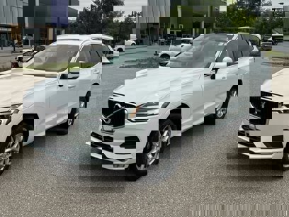 Certified 2021 Volvo XC60 T5 Momentum w/ Premium Package