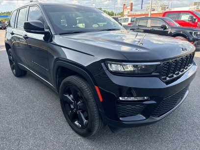 Used 2024 Jeep Grand Cherokee Limited w/ Black Appearance Package