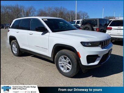 New 2025 Jeep Grand Cherokee Laredo w/ Luxury Tech Group I