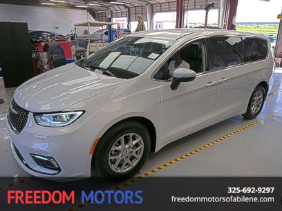 Used 2023 Chrysler Pacifica Touring-L