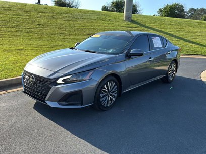 Used 2023 Nissan Altima 2.5 SV