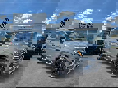 New 2025 Volkswagen Atlas Peak Edition SE