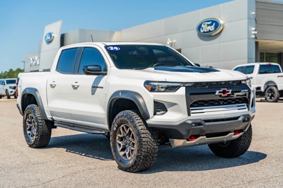 Used 2024 Chevrolet Colorado ZR2 w/ Technology Package
