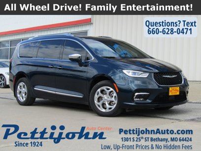 Used 2021 Chrysler Pacifica Limited w/ Uconnect Theater Family Group
