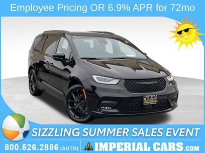 New 2025 Chrysler Pacifica Limited