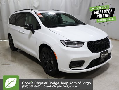 New 2025 Chrysler Pacifica Limited