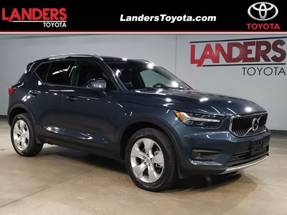 Used 2021 Volvo XC40 T4 Momentum
