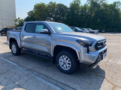 New 2025 Toyota Tacoma SR5