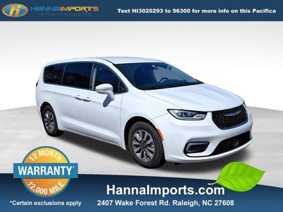 Used 2022 Chrysler Pacifica Touring-L
