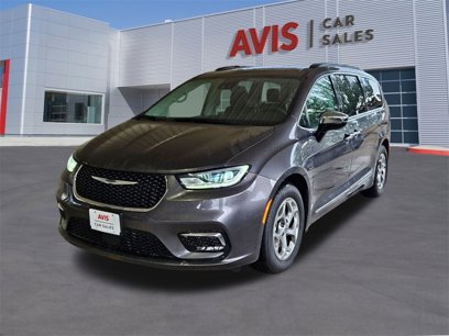 Used 2023 Chrysler Pacifica Limited