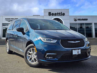 New 2025 Chrysler Pacifica Select