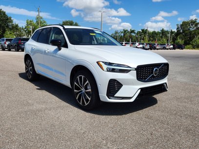 New 2025 Volvo XC60 B5 Plus w/ Climate Package
