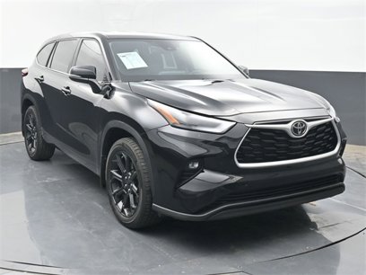 Used 2023 Toyota Highlander LE