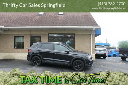 Used 2022 Volkswagen Taos SE w/ Panoramic Sunroof Package