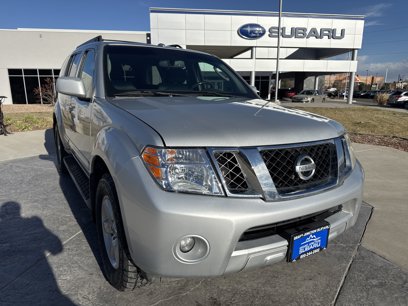 Used 2008 Nissan Pathfinder SE w/ Premium Pkg