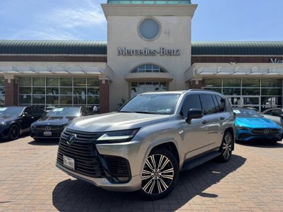 Used 2022 Lexus LX 600 4WD w/ Luxury Package