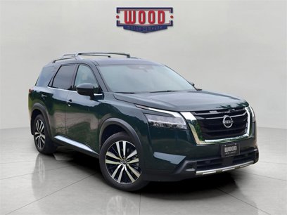 Used 2024 Nissan Pathfinder Platinum w/ Cargo Package