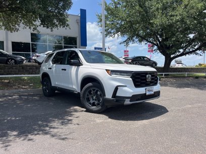 New 2025 Honda Pilot TrailSport