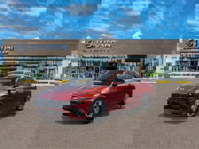 New 2025 Hyundai Elantra SE
