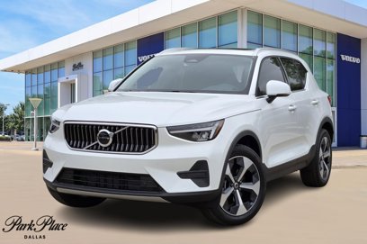 New 2025 Volvo XC40 B5 Core w/ Protection Package Premier
