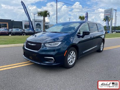 Certified 2024 Chrysler Pacifica Touring-L