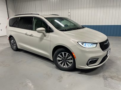 Used 2021 Chrysler Pacifica Touring-L