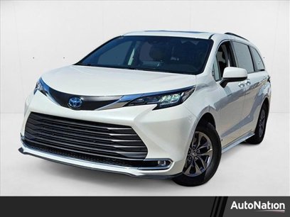 Used 2021 Toyota Sienna XLE