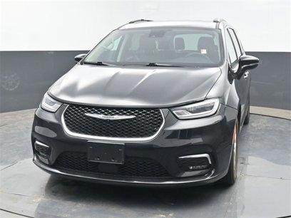 Used 2022 Chrysler Pacifica Touring-L