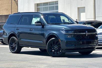 New 2025 Lincoln Navigator Reserve w/ Jet Appearance Package