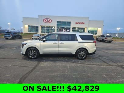 New 2025 Kia Carnival EX