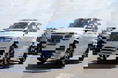 New 2025 Volvo XC90 T8 Plus w/ Protection Package Premier