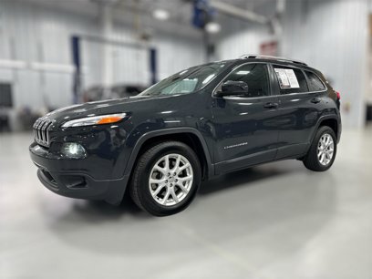 Used 2018 Jeep Cherokee Latitude Plus w/ Comfort/Convenience Group