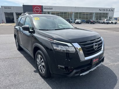 Used 2023 Nissan Pathfinder SL
