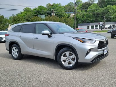 Used 2023 Toyota Highlander FWD