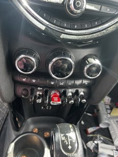 Used 2014 Dodge Grand Caravan American Value Package w/ UConnect Hands-Free Group