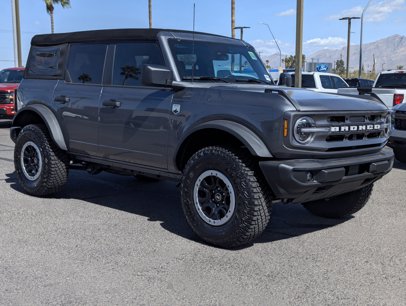 New 2024 Ford Bronco Big Bend w/ Sasquatch Package