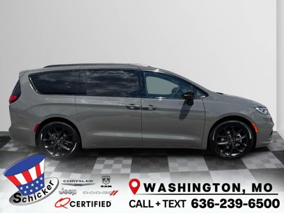 New 2025 Chrysler Pacifica Limited