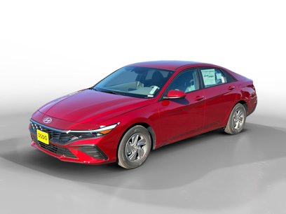 New 2025 Hyundai Elantra SE