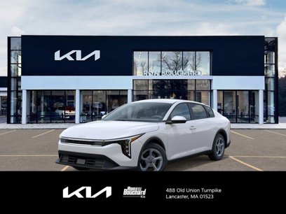New 2025 Kia K4 LXS
