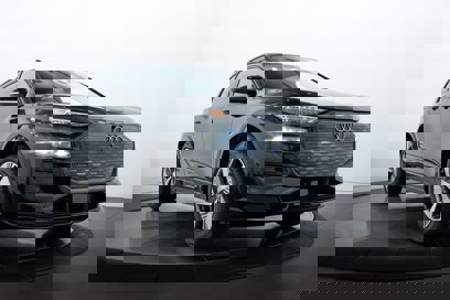 New 2025 Audi Q6 e-tron Premium Plus