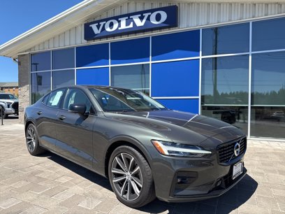 Used 2022 Volvo S60 B5 Momentum