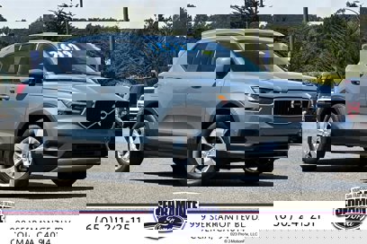 Used 2022 Volvo XC40 T5 Momentum
